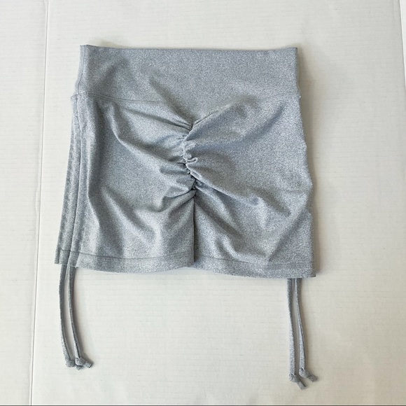 Zyia Active Grey Brilliant Double Scrunchy Hustle Shorts Size M - Picture 4 of 9